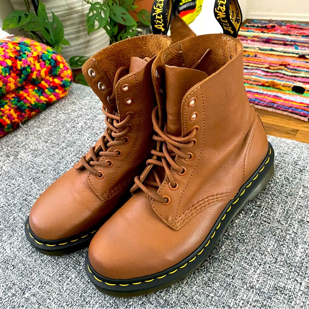 🦇Caramel Pascal Dr. Martens🦇